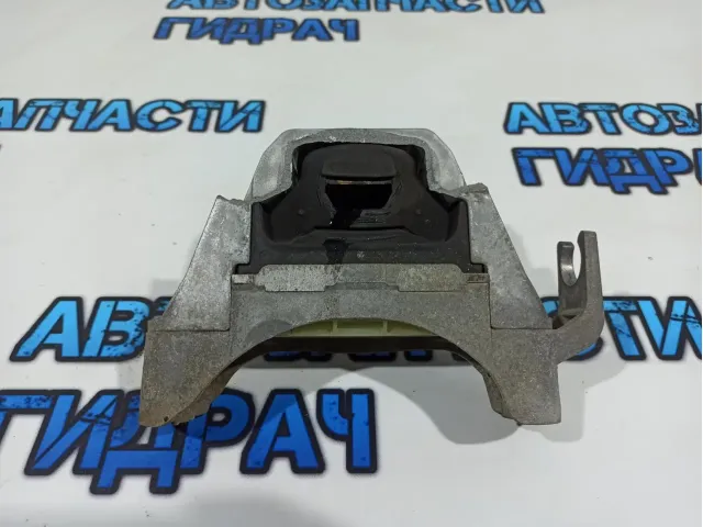 Опора двигателя правая Chevrolet Cruze 13294214.