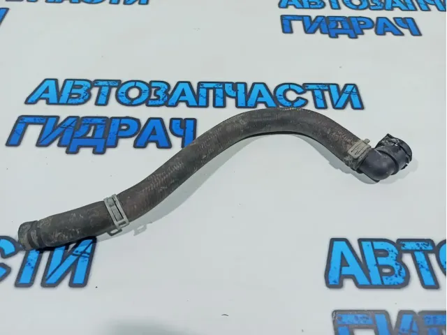 Патрубок отопителя Chevrolet Cruze 95390890.