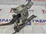 Педаль тормоза Chevrolet Aveo T250 96470129. Газа.