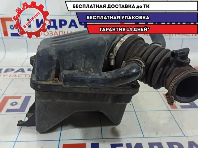 Корпус воздушного фильтра Chevrolet Aveo Т250 96808164. Сломано крепление.