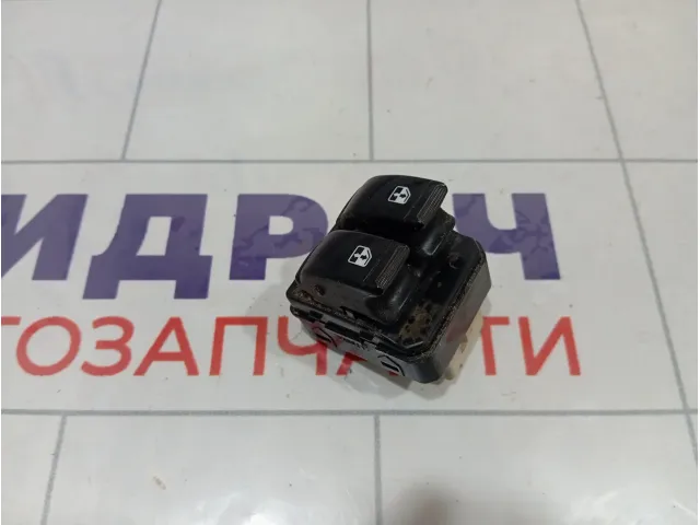 Блок управления стеклоподъемниками Chevrolet Aveo 96652187