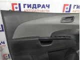 Обшивка двери передней левой Chevrolet Aveo 95146768
