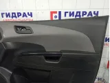 Обшивка двери передней правой Chevrolet Aveo 94540815