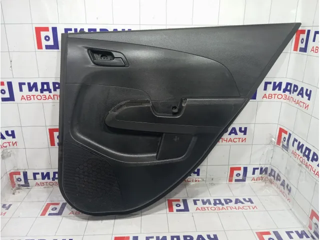 Обшивка двери задней правой Chevrolet Aveo 95351654