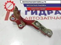Петля капота правая Chevrolet Aveo 96649284. Есть люфт.