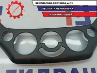 Накладка на блок управления отопителем Chevrolet Aveo T250 96475875. Сломано крепление.