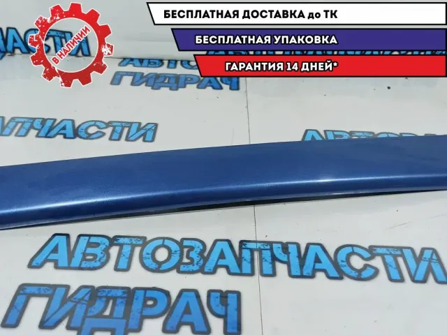 Накладка двери багажника Chevrolet Aveo T250 96404370. Подсветки номера. Дефекты.