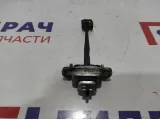 Ограничитель двери передней левой Chevrolet Aveo (T300) 95940416.