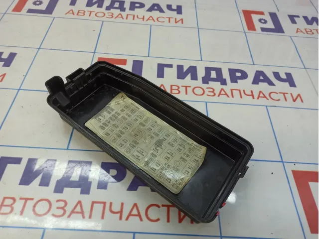 Крышка блока предохранителей Chevrolet Captiva (C100)