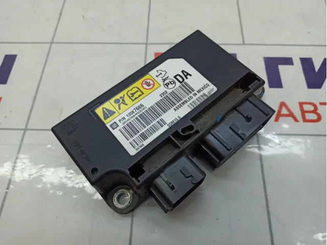 Блок управления AIR BAG Chevrolet Cobalt 13587666