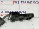 Кронштейн переднего бампера правый Chevrolet Cobalt (T250) 52049415