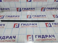 Накладка стекла переднего левого Chevrolet Cruze 95040059.