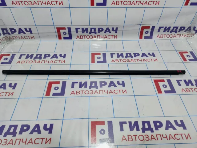 Накладка стекла переднего левого Chevrolet Cruze 95040059.