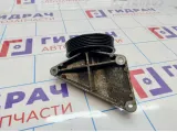 Кронштейн ролика Chevrolet Cruze 96376397.