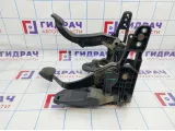 Блок педалей Chevrolet Cruze 13331970. МКПП.