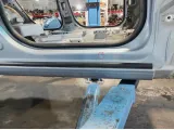 Порог со стойкой правый Chevrolet Cruze 95218140. Дефект ЛКП.Вмятина.