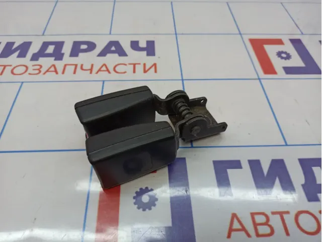Ответная часть ремня безопасноти Chevrolet Cruze .