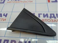 Накладка крыла заднего левого Chevrolet Cruze 95991480. Дефект креплений.