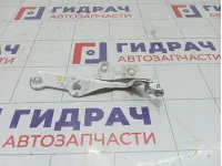 Петля капота правая Chevrolet Cruze 96932078