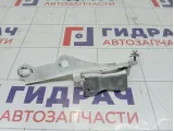 Петля капота правая Chevrolet Cruze 96932078