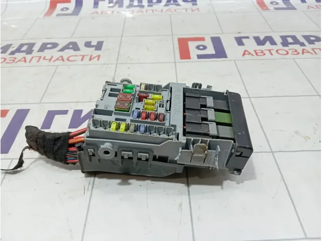 Блок предохранителей Chevrolet Cruze 13222786