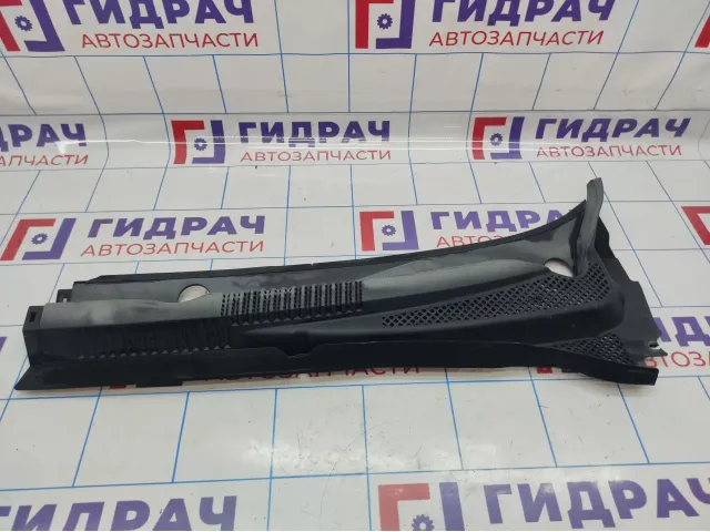 Решетка стеклоочистителя (планка под лобовое стекло) левая Chevrolet Cruze (J300) 95130242. Дефект.