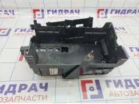 Крепление АКБ Chevrolet Cruze (J300) 13354419. Дефект.