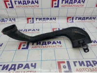 Воздухозаборник Chevrolet Cruze (J300) 13307080. Дефект.