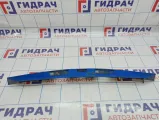 Накладка крышки багажника Chevrolet Cruze (J300) 94567058. Дефекты.