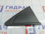 Накладка заднего крыла правого Chevrolet Cruze (J300) 96893218. Сломано крепление.