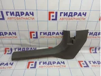 Накладка порога переднего левого внутренняя Chevrolet Cruze (J300) 95952074. Потертости.