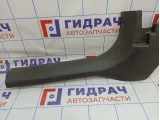 Накладка порога переднего левого внутренняя Chevrolet Cruze (J300) 95952074. Потертости.