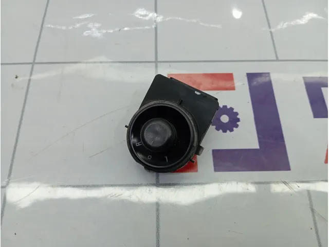 Переключатель регулировки зеркал Chevrolet Cruze 13272182