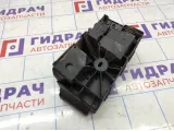 Корпус блока предохранителей Chevrolet Cruze 95963459. Дефект.