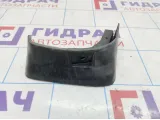 Брызговик задний правый Chevrolet Cruze . Царапины.