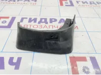 Брызговик задний правый Chevrolet Cruze . Царапины.