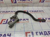 Петля крышки багажника правая Chevrolet Cruze 96990273.