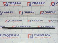 Накладка стекла заднего правого Chevrolet Cruze 95274250. Наружняя.