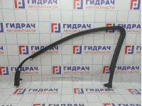 Накладка двери передней правой Chevrolet Cruze 96846147. Внутренняя на рамку стекла.