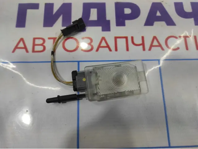 Плафон салонный Chevrolet Cruze 13503057. Бардачка.