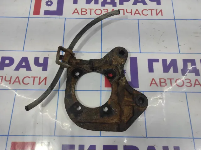 Скоба суппорта заднего правого Chevrolet Cruze 13345404.