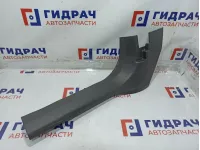 Накладка порога переднего правого внутренняя Chevrolet Cruze 95952074.
