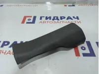 Накладка порога заднего левого внутренняя Chevrolet Cruze 95213175. Потертости.