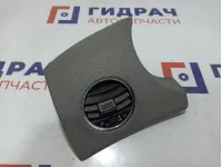 Накладка декоративная на торпедо левая Chevrolet Cruze 95488481. Требуется химчистка.