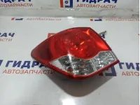 Фонарь задний наружный левый Chevrolet Cruze 95965223. Скол.
