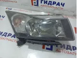 Фара правая Chevrolet Cruze 95956272. Потертости.