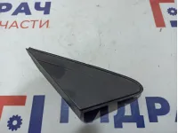 Накладка переднего крыла правого Chevrolet Cruze 96893216. Дефект креплений.