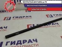 Накладка стекла переднего правого Chevrolet Cruze 95040060.