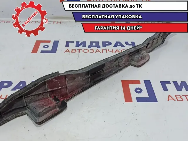 Пыльник переднего левого крыла Chevrolet Cruze 96983377.