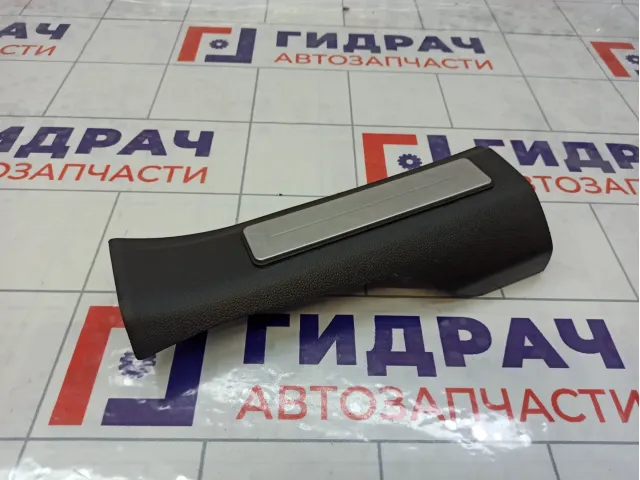 Накладка порога внутренняя задняя левая Chevrolet Cruze 95213174